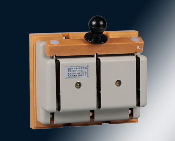 HD系列單投刀開(kāi)關(guān)、HS系列雙投刀開(kāi)關(guān)適用于交流50Hz、額定電壓400V、直流220V，額定電流至1500A的成套配電裝置中，用作手動(dòng)不頻繁接通與分?jǐn)嘟恢绷麟姟?>
											HD、HS開(kāi)啟式刀開(kāi)關(guān)</a>
										</div>
										 
										<div   id=